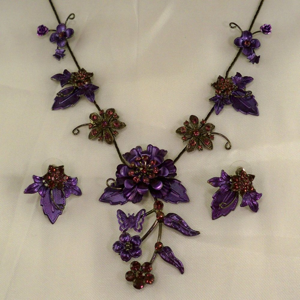 NEW Purple Rhinestones Metallic Floral DESIGNER Necklace Earrings